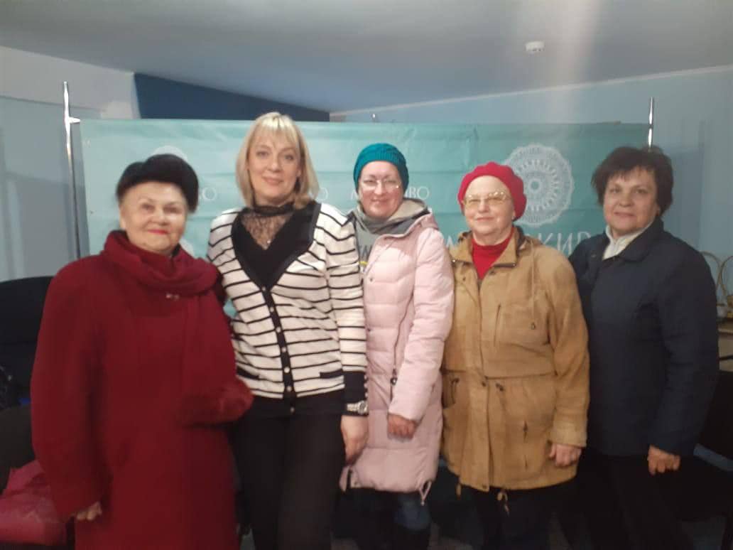 Продуктові набори, засоби гігієни і ліки: “Мереживо” допомагає сумським вчителям-ветеранам
