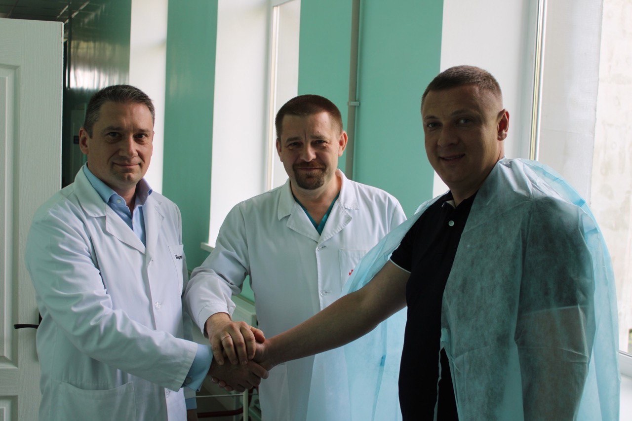 Віталій Калініченко оперативно забезпечив титановою пластиною пораненого захисника