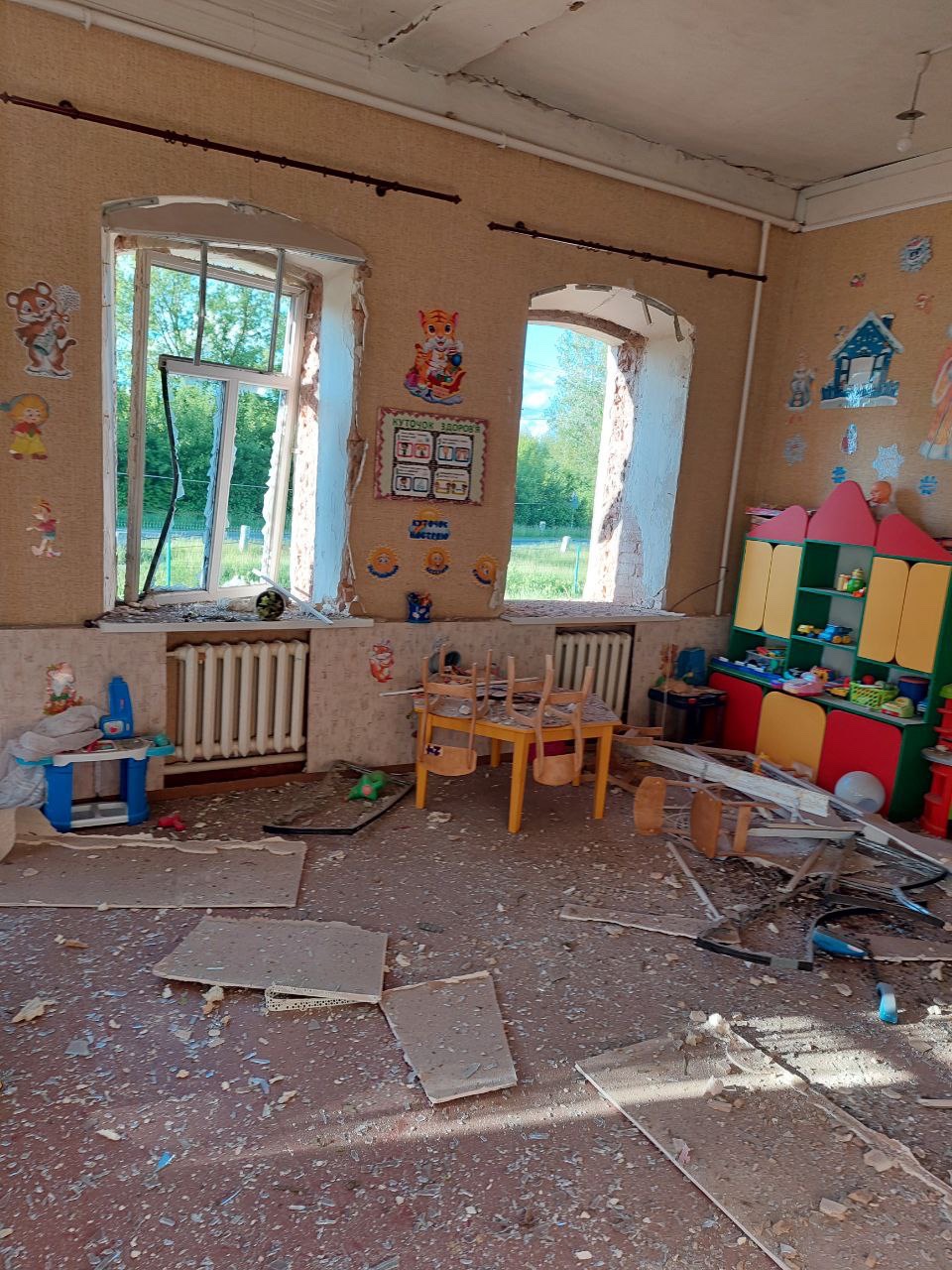 Віталій Калініченко: За літо маємо встигнути відновити дитячий садочок “Рукавичка”, який постраждав від обстрілів