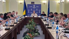 Нардеп Максим Гузенко: “Ми створюємо законодавчу базу, яка захищає виробника, воду і землю” — у Раді обговорили ключові аграрні ініціативи Нардеп Максим Гузенко: “Ми створюємо законодавчу базу, яка захищає виробника, воду і землю” — у Раді обговорили ключові аграрні ініціативи