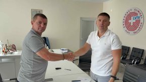 Володимир Поцелуєв про новий рівень співпраці: Сумська лікарня Святого Пантелеймона уклала меморандум із Першим медичним об’єднанням Львова Володимир Поцелуєв про новий рівень співпраці: Сумська лікарня Святого Пантелеймона уклала меморандум із Першим медичним об’єднанням Львова