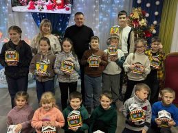 Різдво, яке зігріває: Віталій Калініченко відвідав дітей у центрі реабілітації на Сумщині