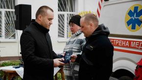 Розстріляна «швидка» та герої-рятівники: Олексій Романько відзначив медиків Шосткинщини та окреслив головне завдання влади