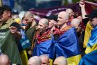 Додому повертаються шестеро жителів Сумщини: Леонід Ніколаєнко показав зворушливі кадри обміну