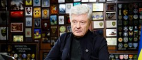 Порошенко вимагає забрати у чиновників і «популістських» програм 500 млрд грн на армію